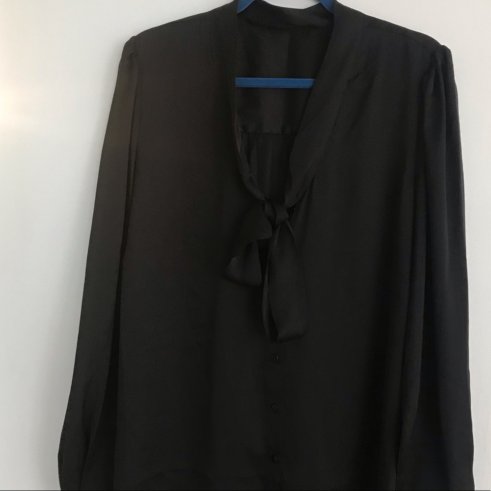 Forever 21 pussy-bow silk/like black blouse
